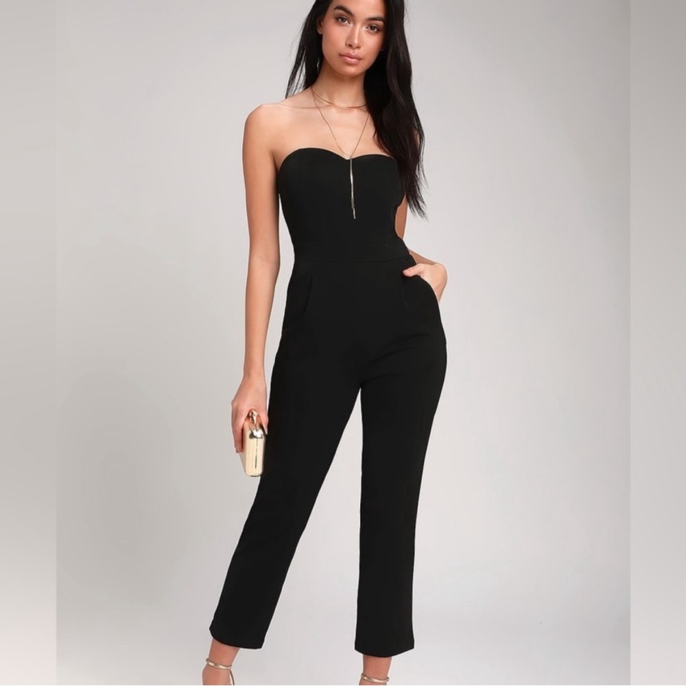 Lulu’s black strapless jumpsuit